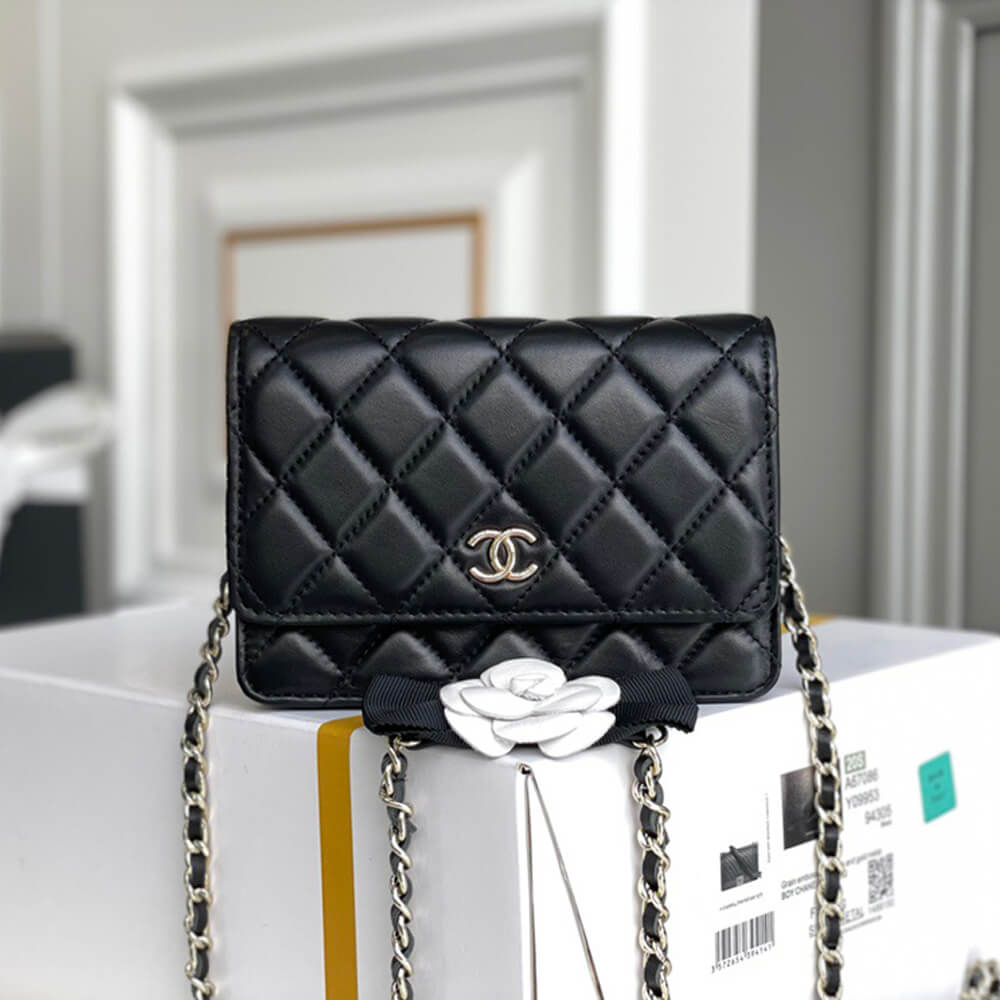 Ch**el MINI WALLET ON CHAIN