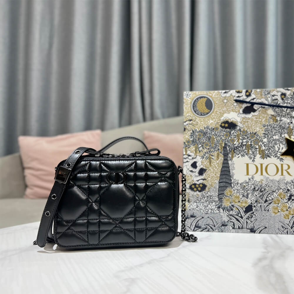 D10r CARO BOX BAG WITH CHAIN