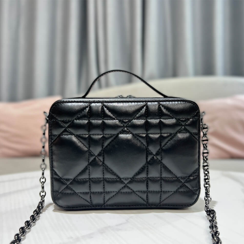D10r CARO BOX BAG WITH CHAIN