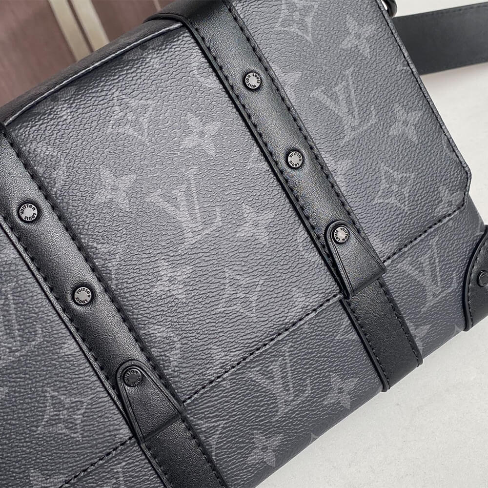 TRUNK MESSENGER