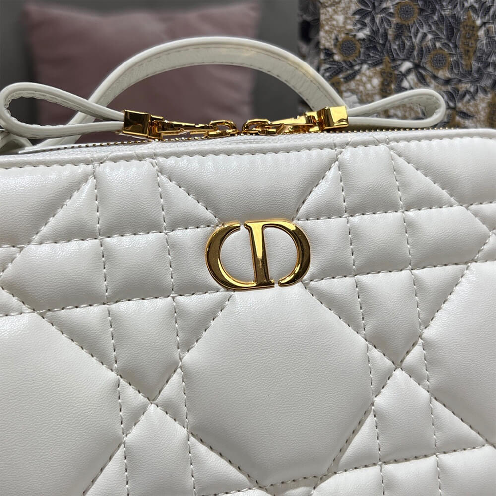 D10r CARO BOX BAG WITH CHAIN