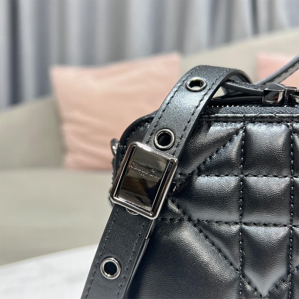 D10r CARO BOX BAG WITH CHAIN
