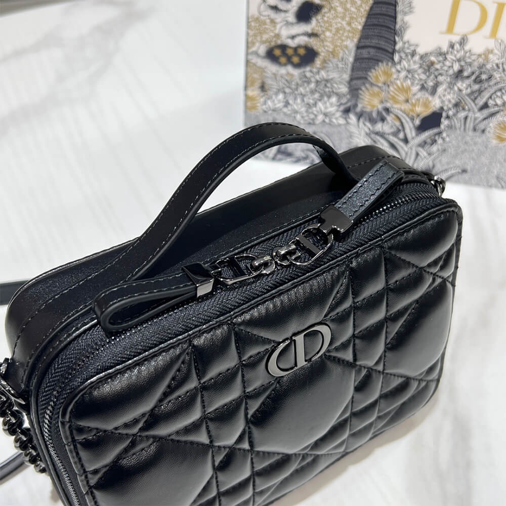 D10r CARO BOX BAG WITH CHAIN