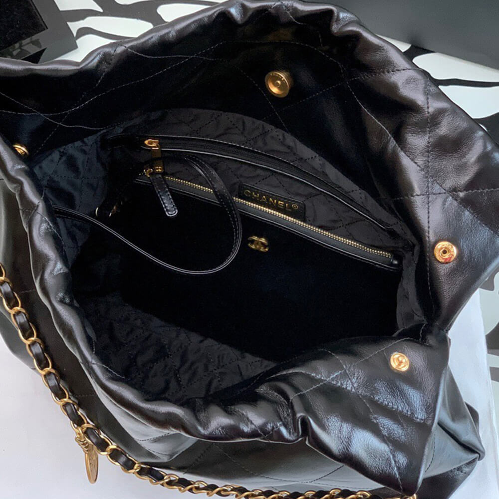 Ch**el 22 SMALL HANDBAG