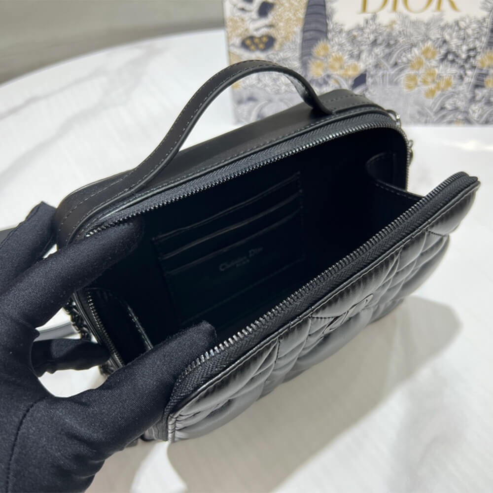 D10r CARO BOX BAG WITH CHAIN