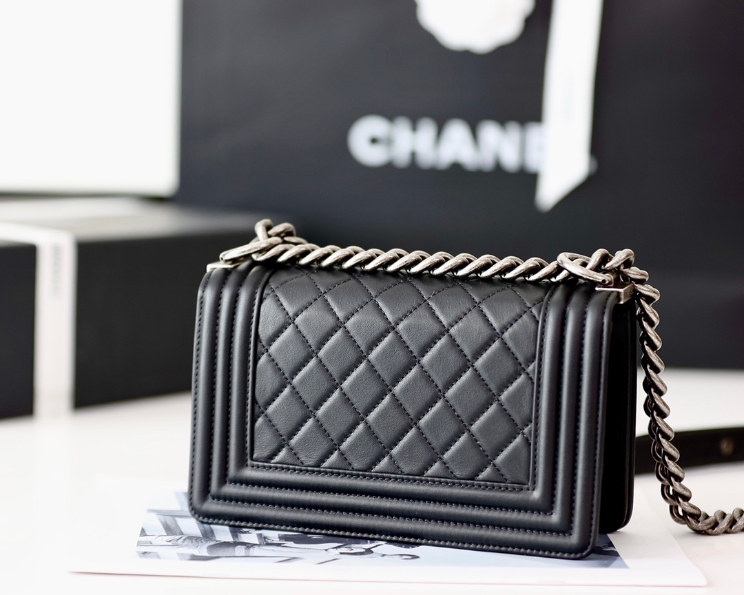 BOY Ch**el HANDBAG ( 4A )