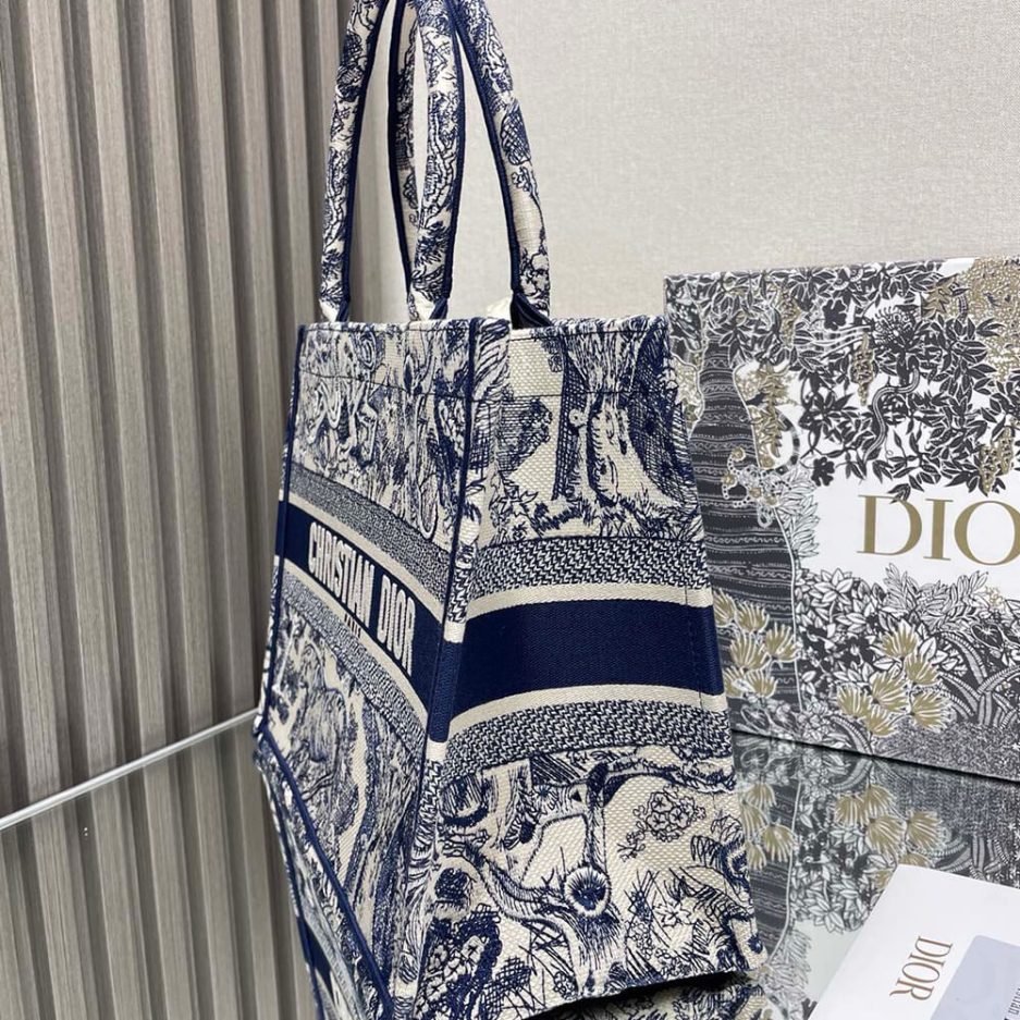 D10r MEDIUM D10r BOOK TOTE