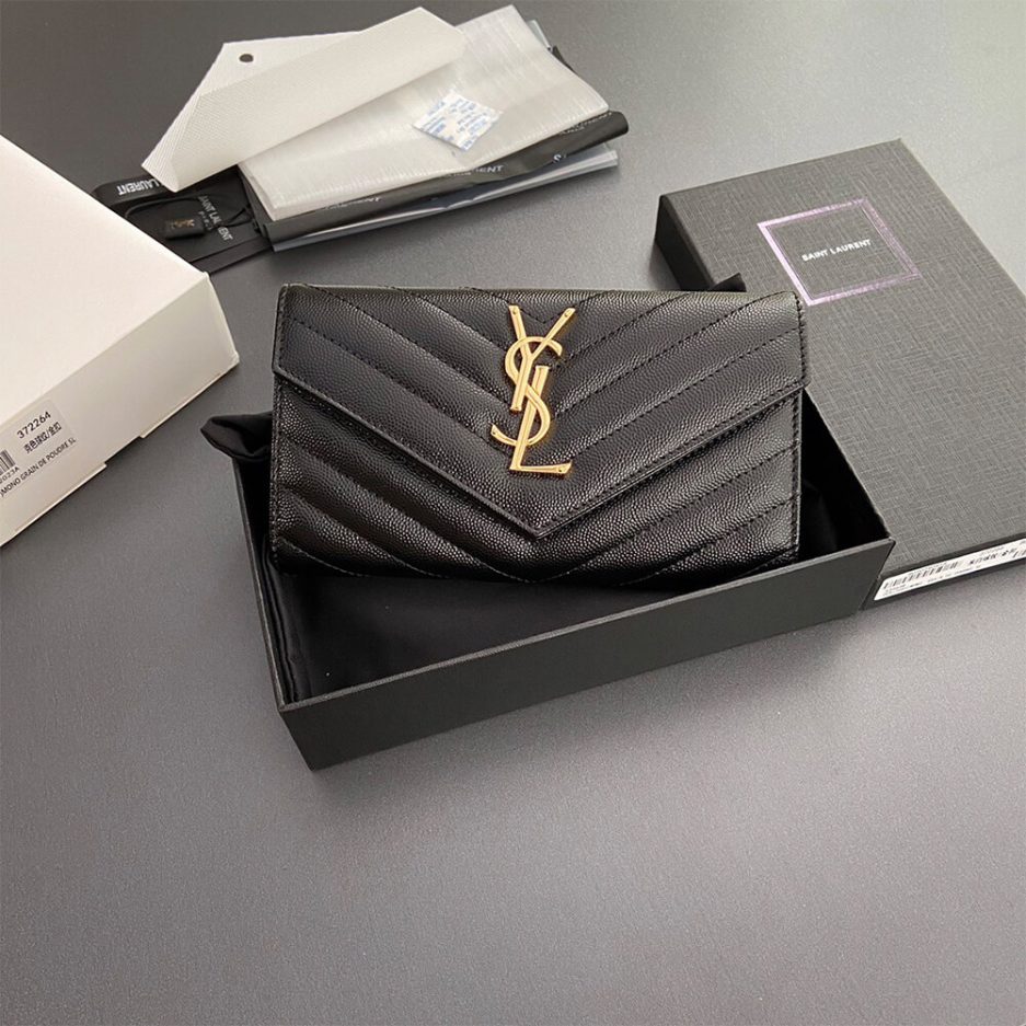 Y51 CASSANDRE MATELASSÉ LARGE FLAP WALLET IN GRAIN DE POUDRE LEATHER