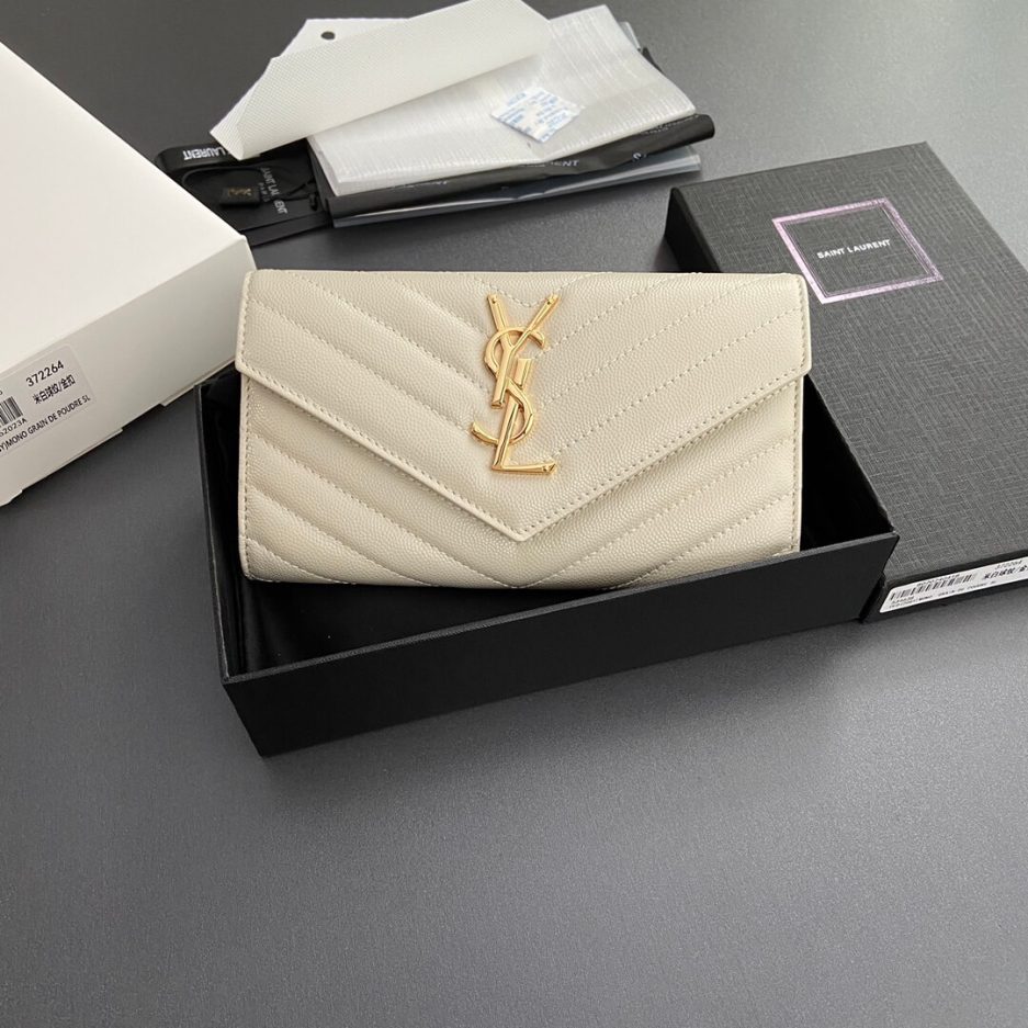 Y51 CASSANDRE MATELASSÉ LARGE FLAP WALLET IN GRAIN DE POUDRE LEATHER
