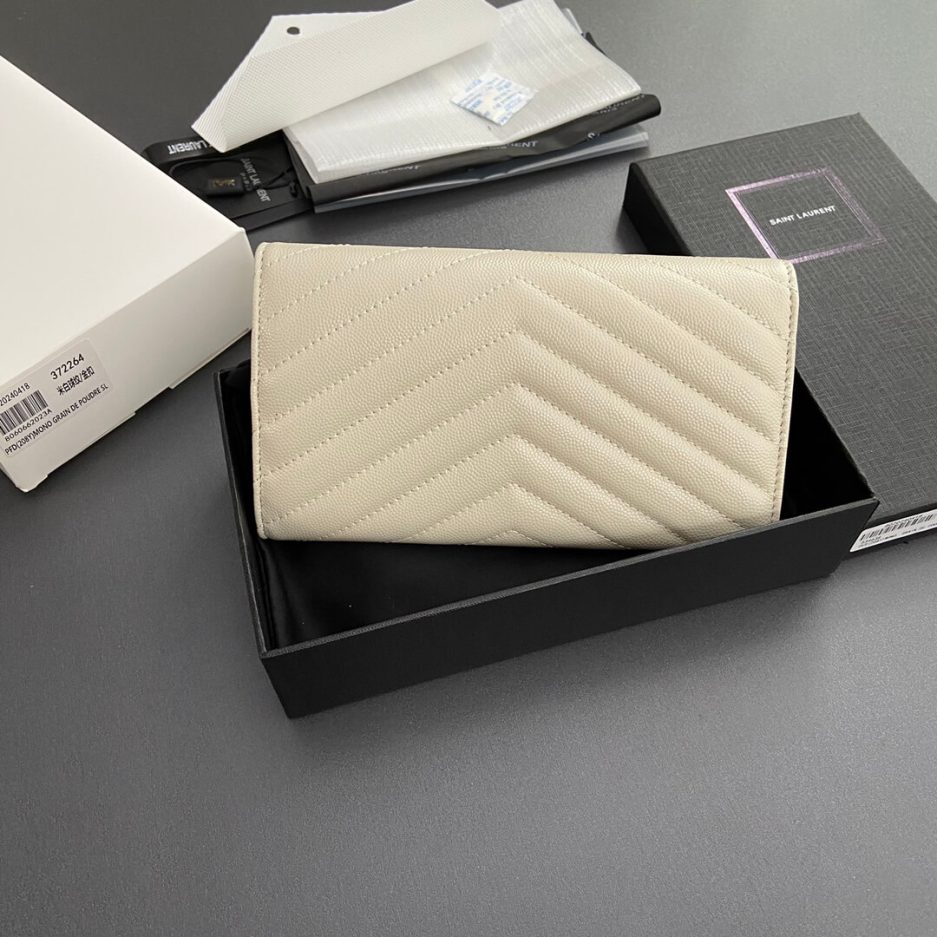 Y51 CASSANDRE MATELASSÉ LARGE FLAP WALLET IN GRAIN DE POUDRE LEATHER