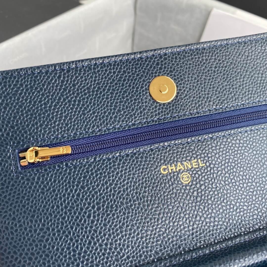 Ch**el classic chain wallet