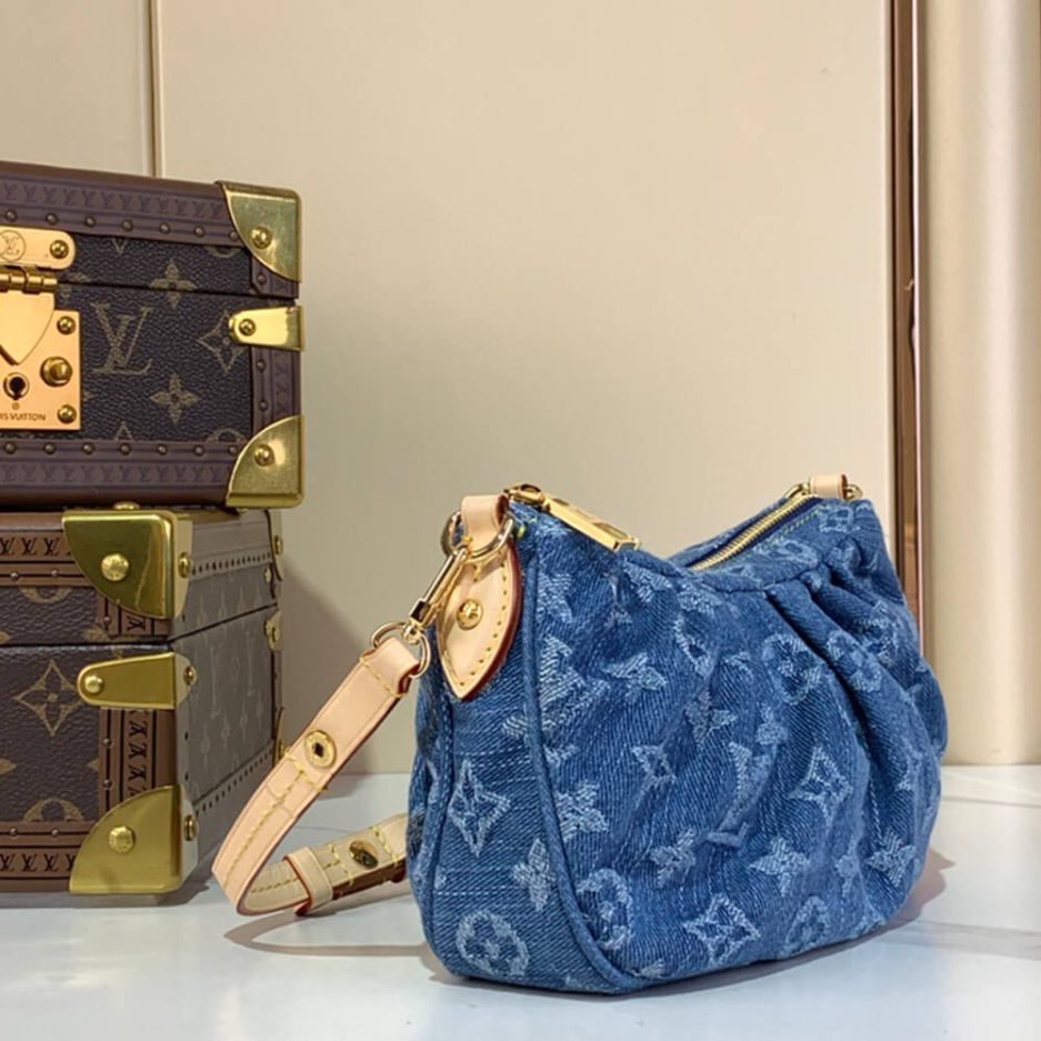 LV Pochette Valley