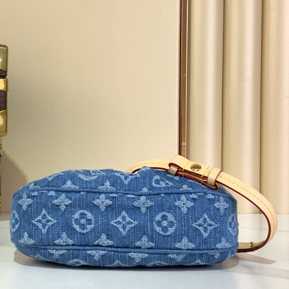 LV Pochette Valley
