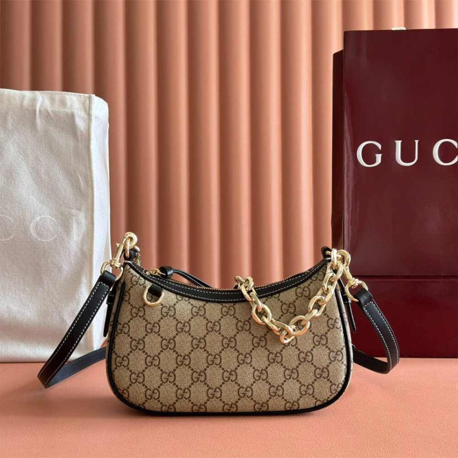 GG Emblem small shoulder bag