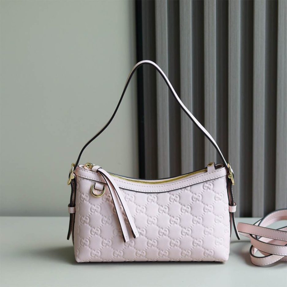 GG Emblem small shoulder bag