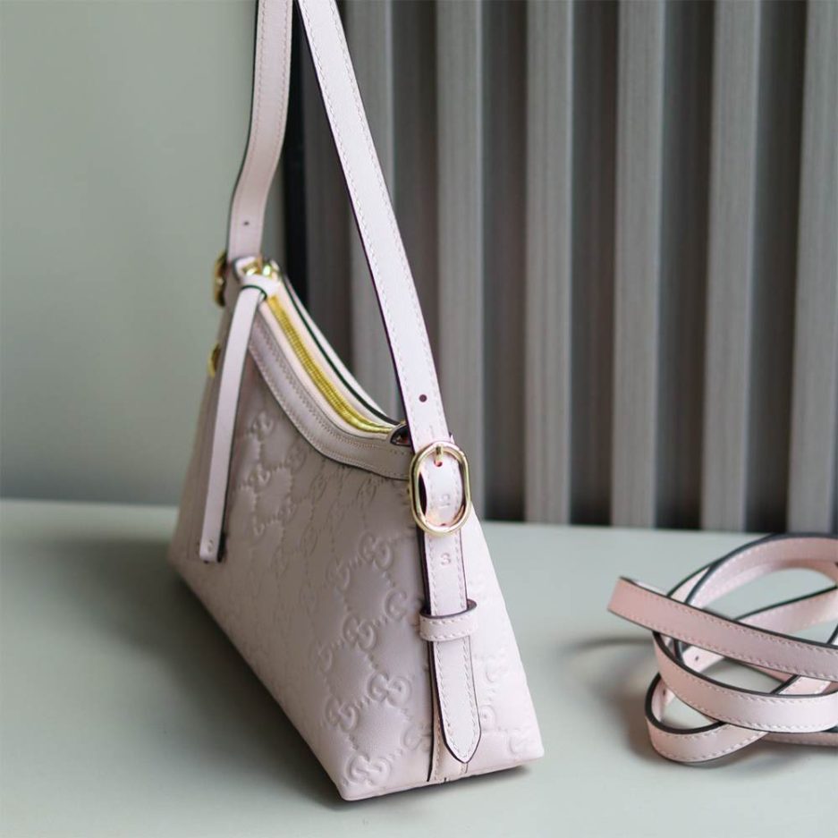 GG Emblem small shoulder bag