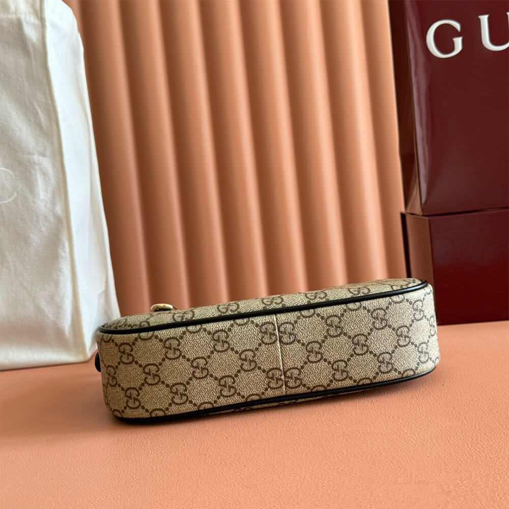 GG Emblem small shoulder bag