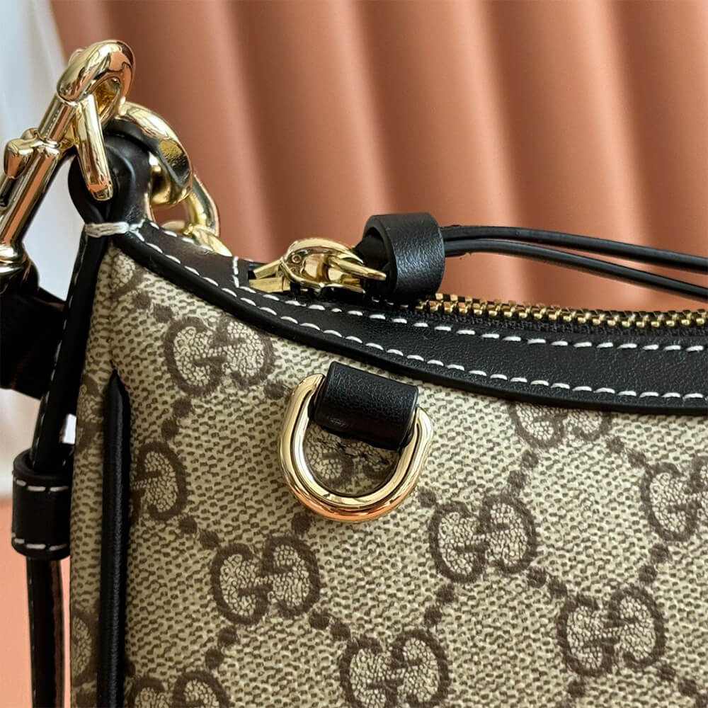 GG Emblem small shoulder bag