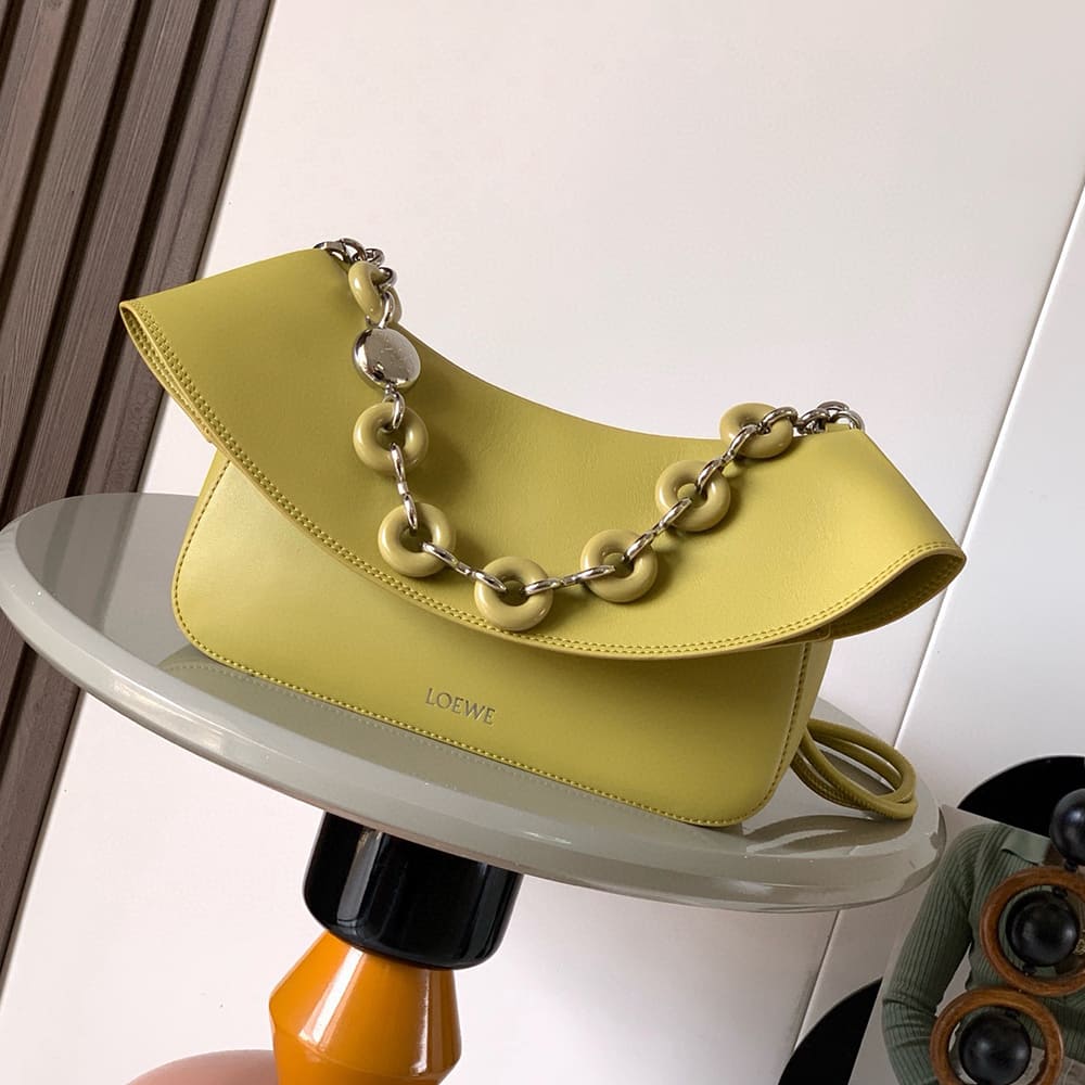 L0ew* Medium Ola bag in smooth calfskin(HIGH-END GRADE)