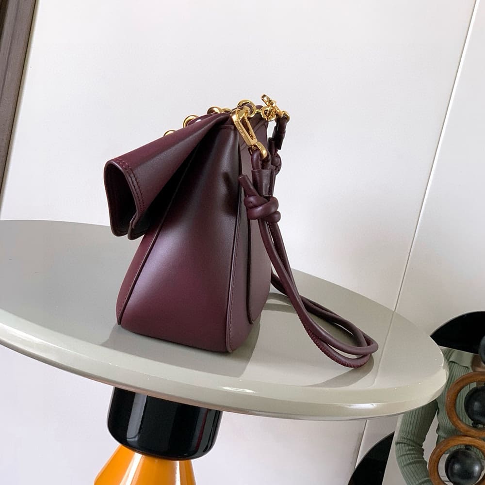 L0ew* Medium Ola bag in smooth calfskin(HIGH-END GRADE)