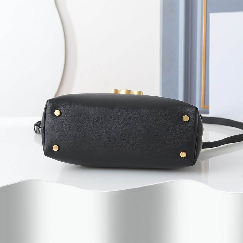 Ce1i*e MEDIUM NINO BAG IN S*pPLE GRAINED CALFSKIN(HIGH-END GRADE)