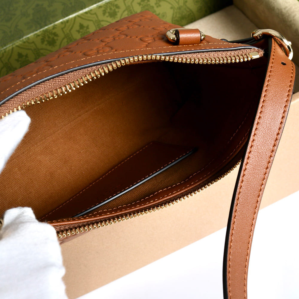 Gvc*1 GG Emblem small shoulder bag