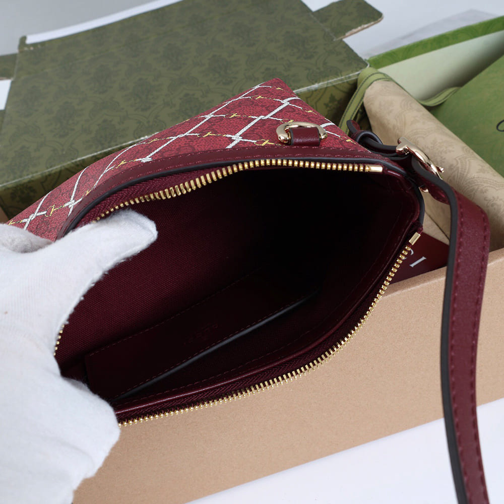 Gvc*1 GG Emblem small shoulder bag